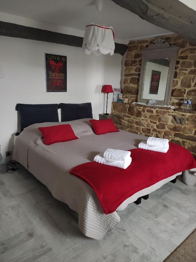 Chambres D'Hotes La Clef Des Champs Montpinchon 외부 사진