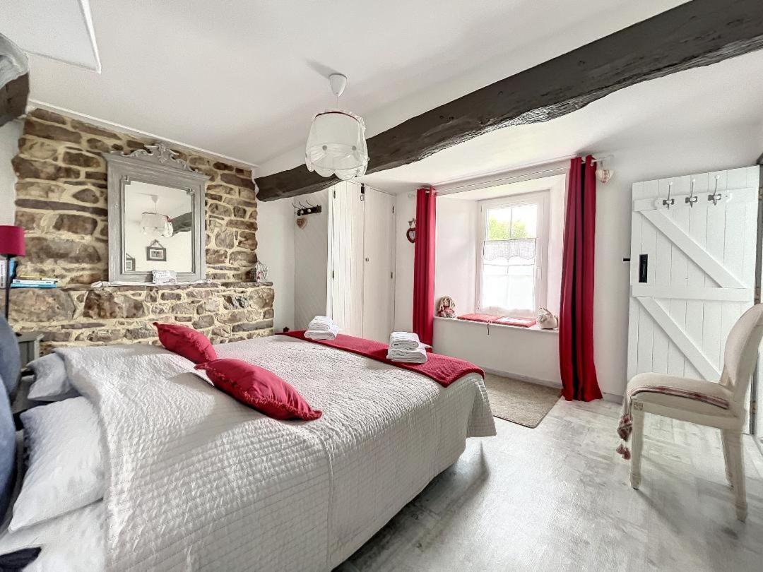 Chambres D'Hotes La Clef Des Champs Montpinchon 외부 사진